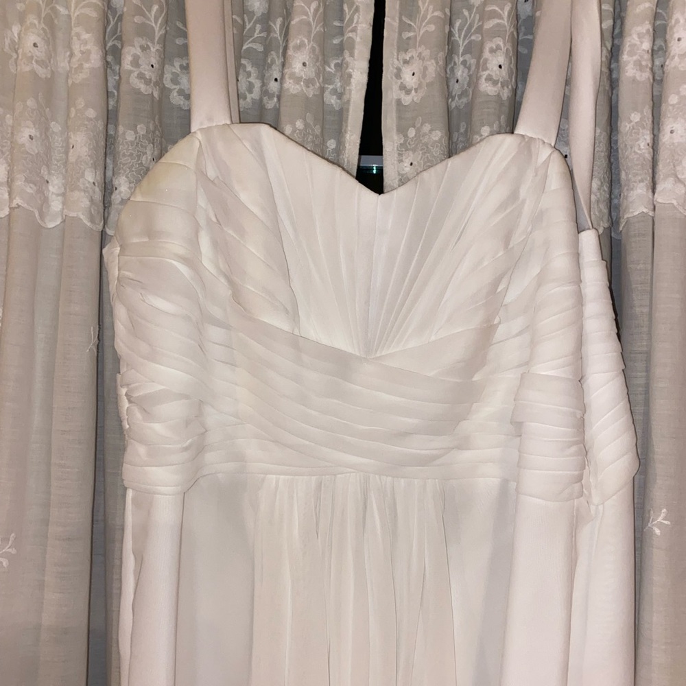 White Gown - Picture 2 of 6